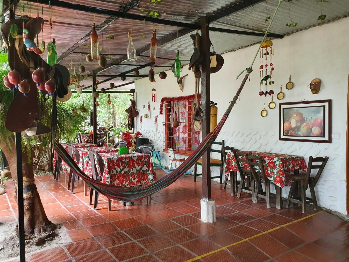 Alojamiento Casa De Campo Los Cactus Villavieja Ngoại thất bức ảnh