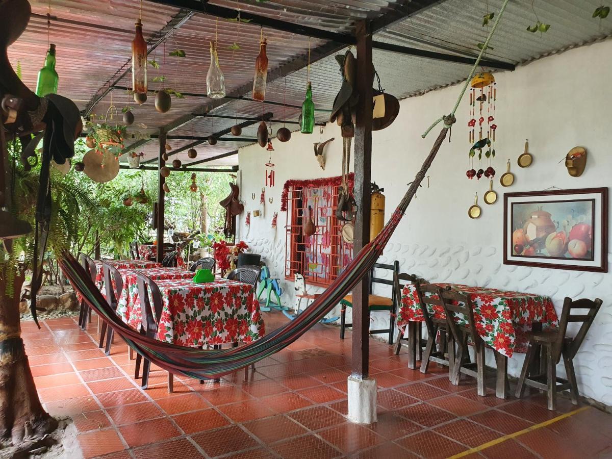 Alojamiento Casa De Campo Los Cactus Villavieja Ngoại thất bức ảnh