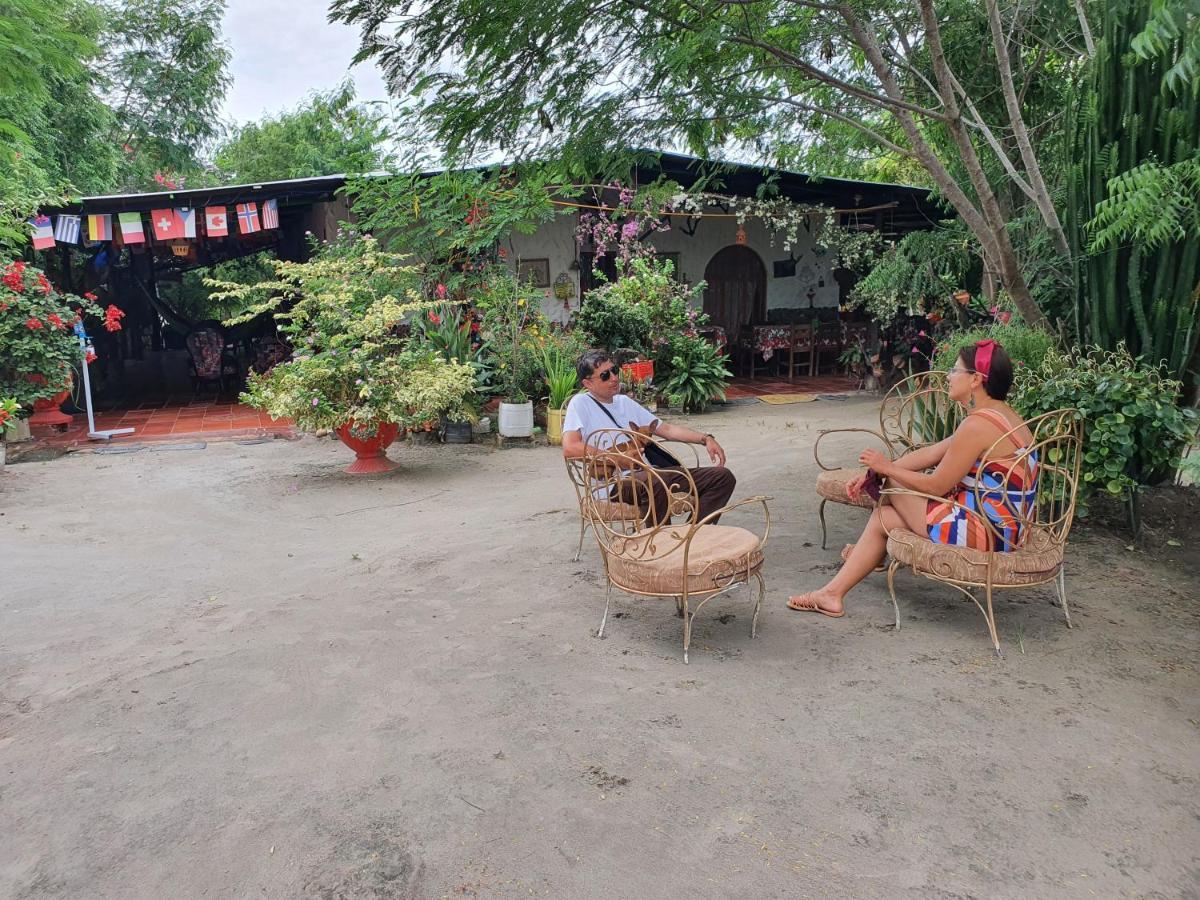 Alojamiento Casa De Campo Los Cactus Villavieja Ngoại thất bức ảnh