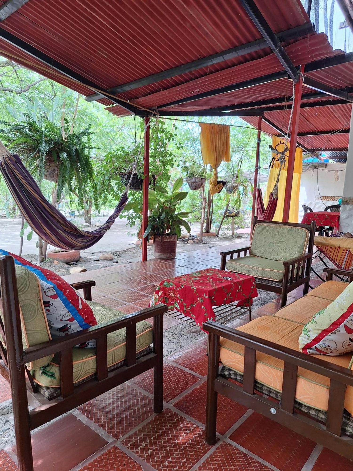 Alojamiento Casa De Campo Los Cactus Villavieja Ngoại thất bức ảnh