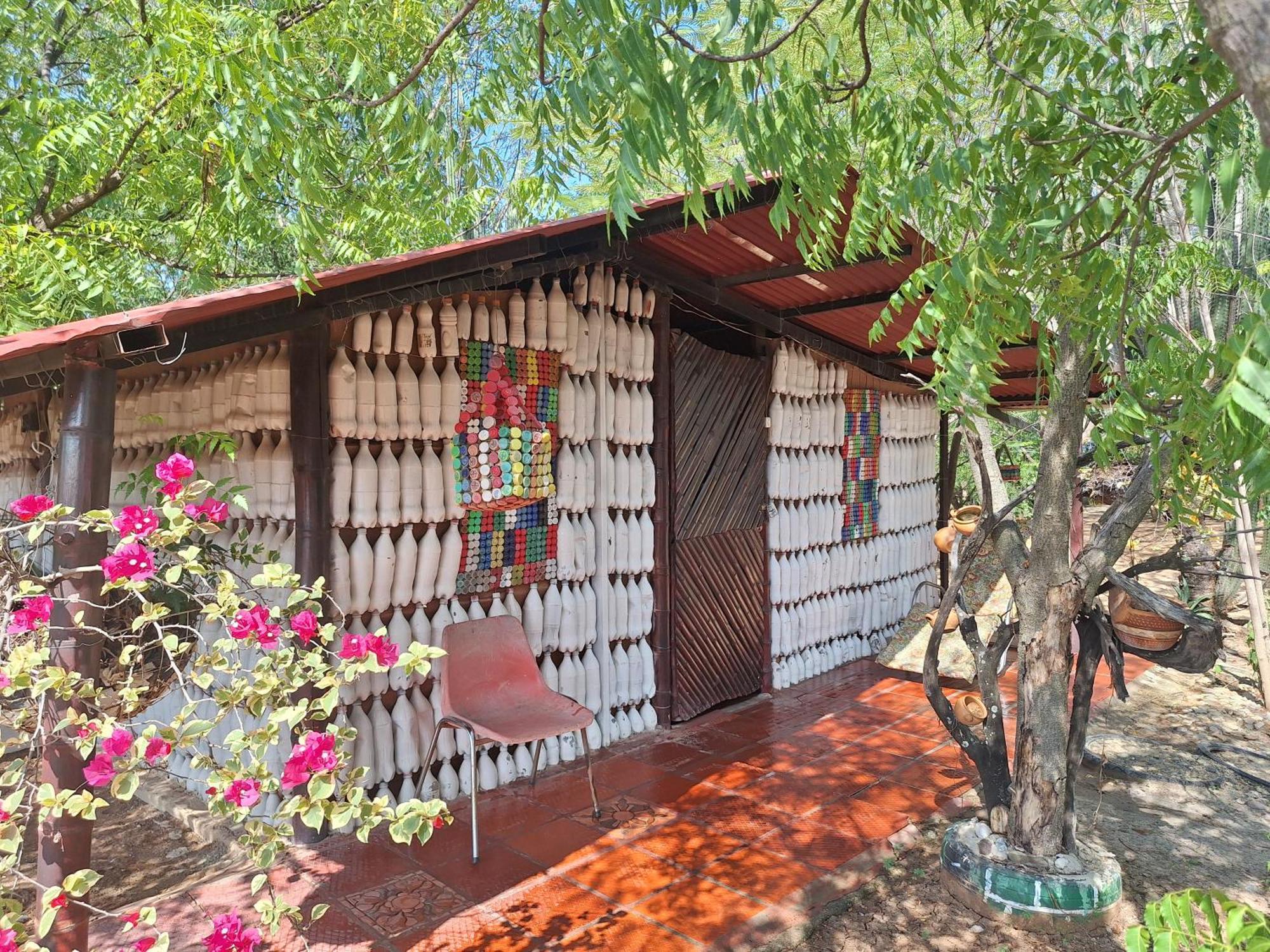 Alojamiento Casa De Campo Los Cactus Villavieja Ngoại thất bức ảnh