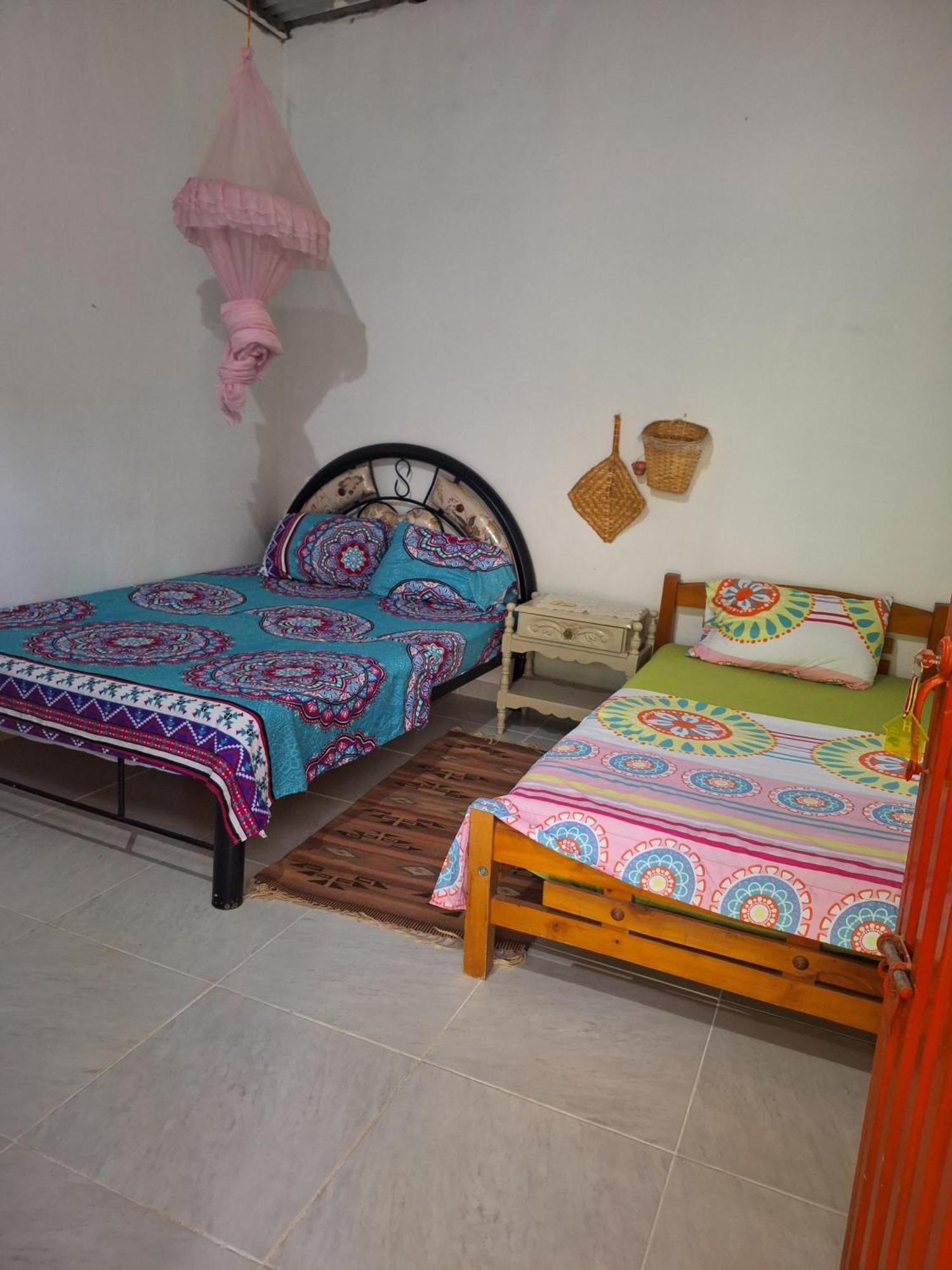 Alojamiento Casa De Campo Los Cactus Villavieja Ngoại thất bức ảnh