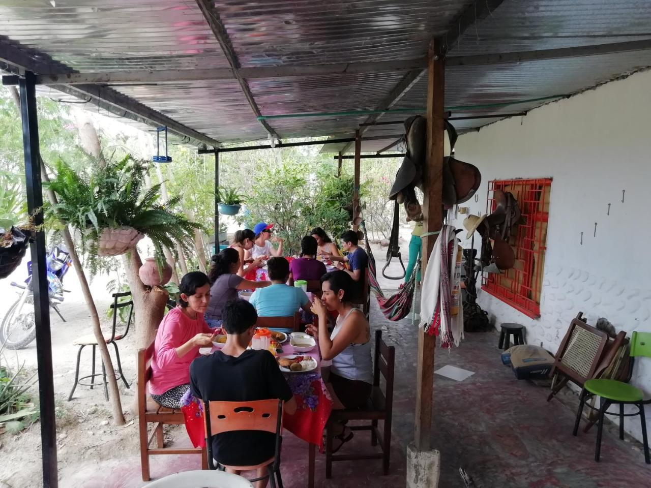 Alojamiento Casa De Campo Los Cactus Villavieja Ngoại thất bức ảnh